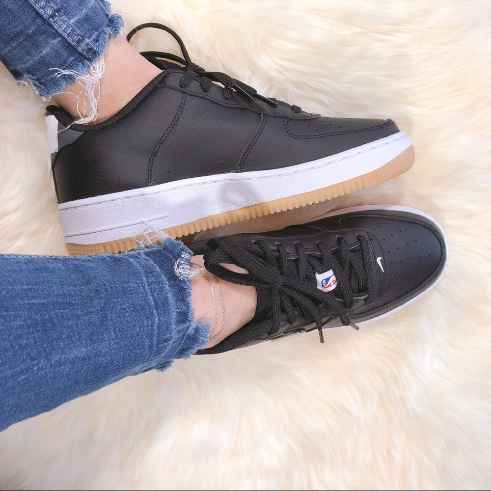 Air Force1 LV8, Black/Wolf Grey, men & wmn sizes - Picture 5 of 11